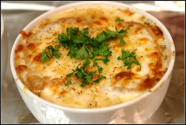 Sopa de cebolla francesa