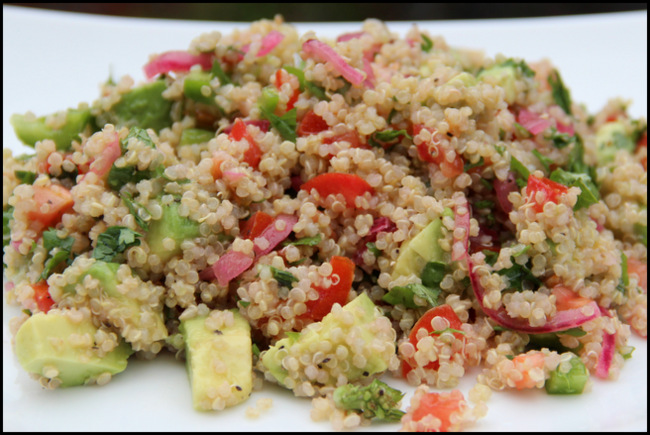 Ensalada de quinua con aguacate