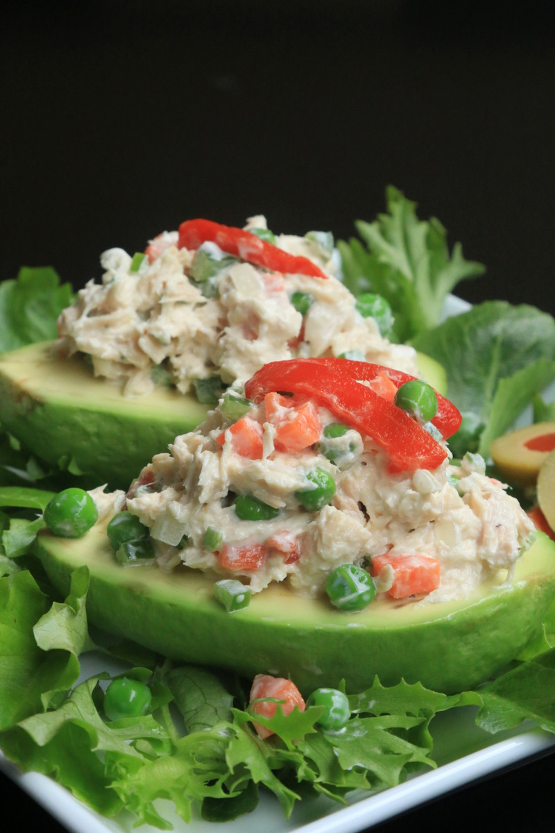 Aguacate o palta rellena con pollo