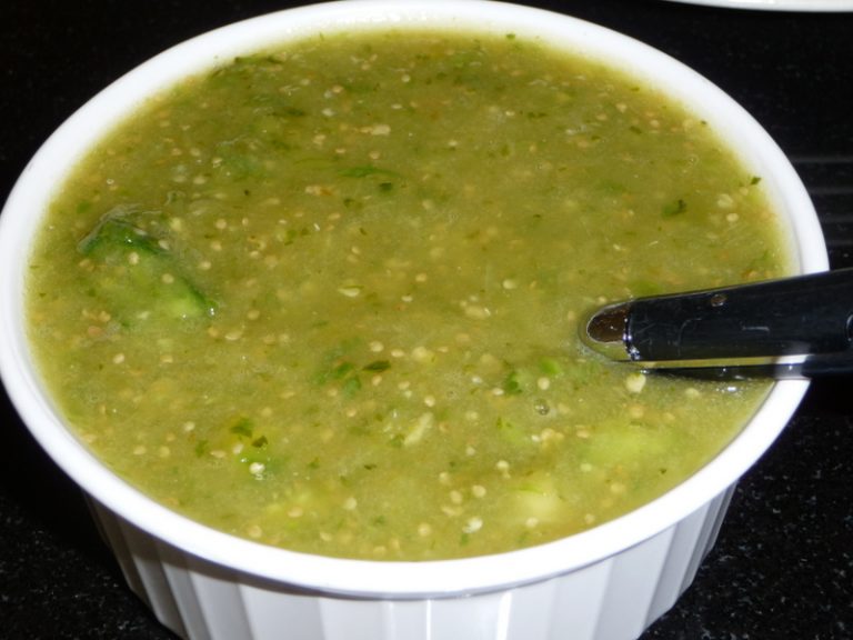 Salsa verde de molcajete